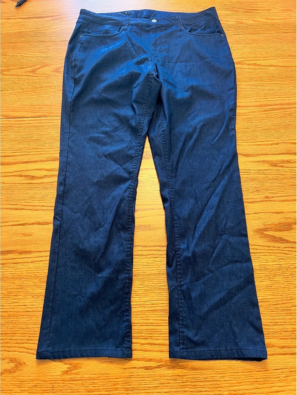 IZOD Men's Straight Fit Dark Blue Jeans Size 34x30